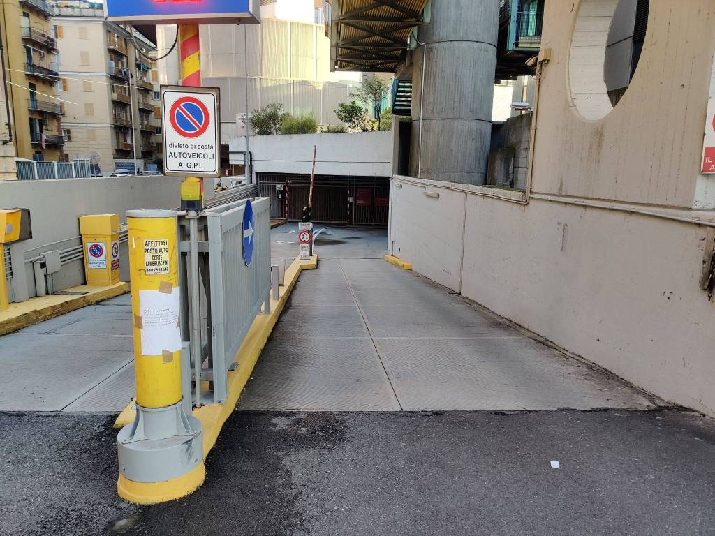 Posto auto - moto corte dei lambruschini 2, foce, genova
