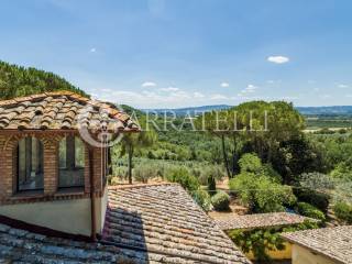 Prestigiosa villa storica con piscina e terreno ne