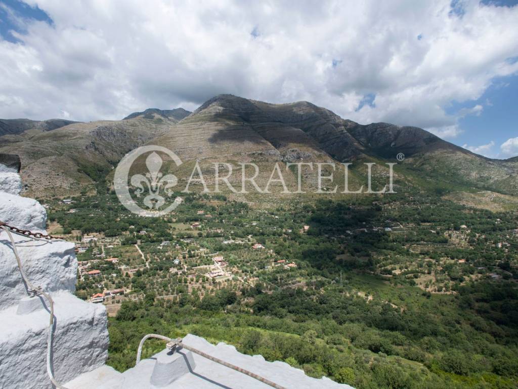 Torre medioevale panoramica A Formia