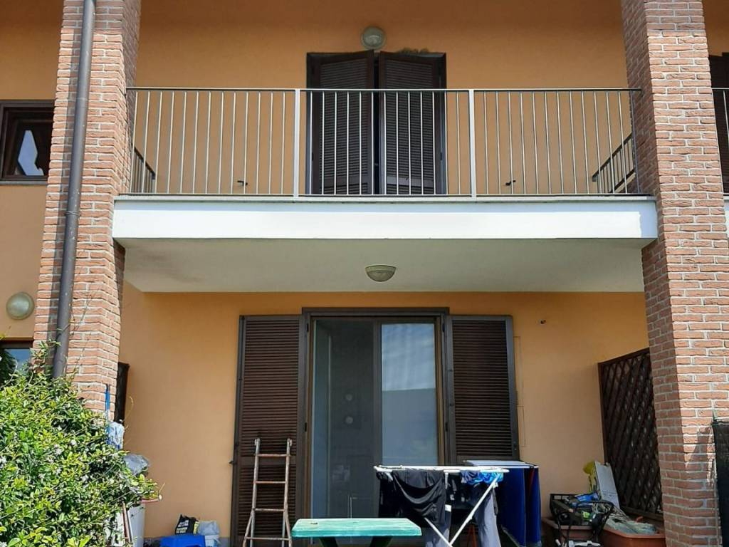 Villa a schiera 4 locali, ottimo stato, centro, varallo pombia