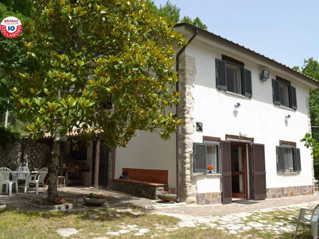 Villa unifamiliare via reatina, rieti