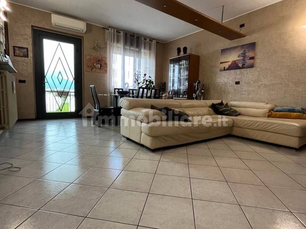 Vendita Appartamento Treviolo. Trilocale in via Andrea Fantoni. Buono ...