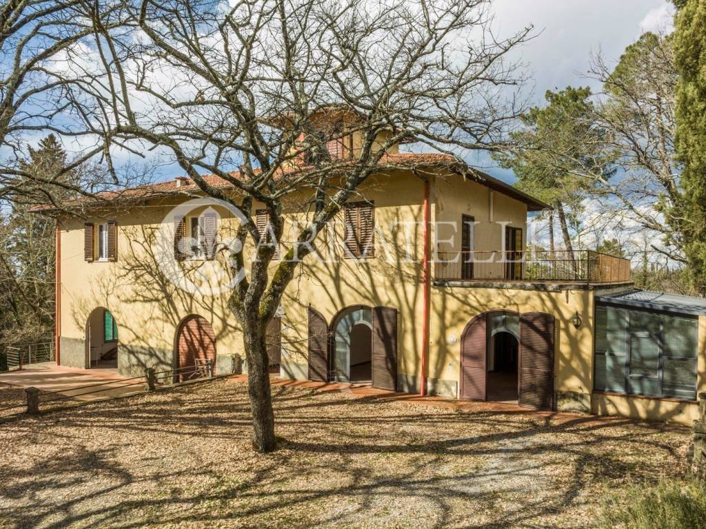 Villa con terreno a San Casciano Val di Pesa