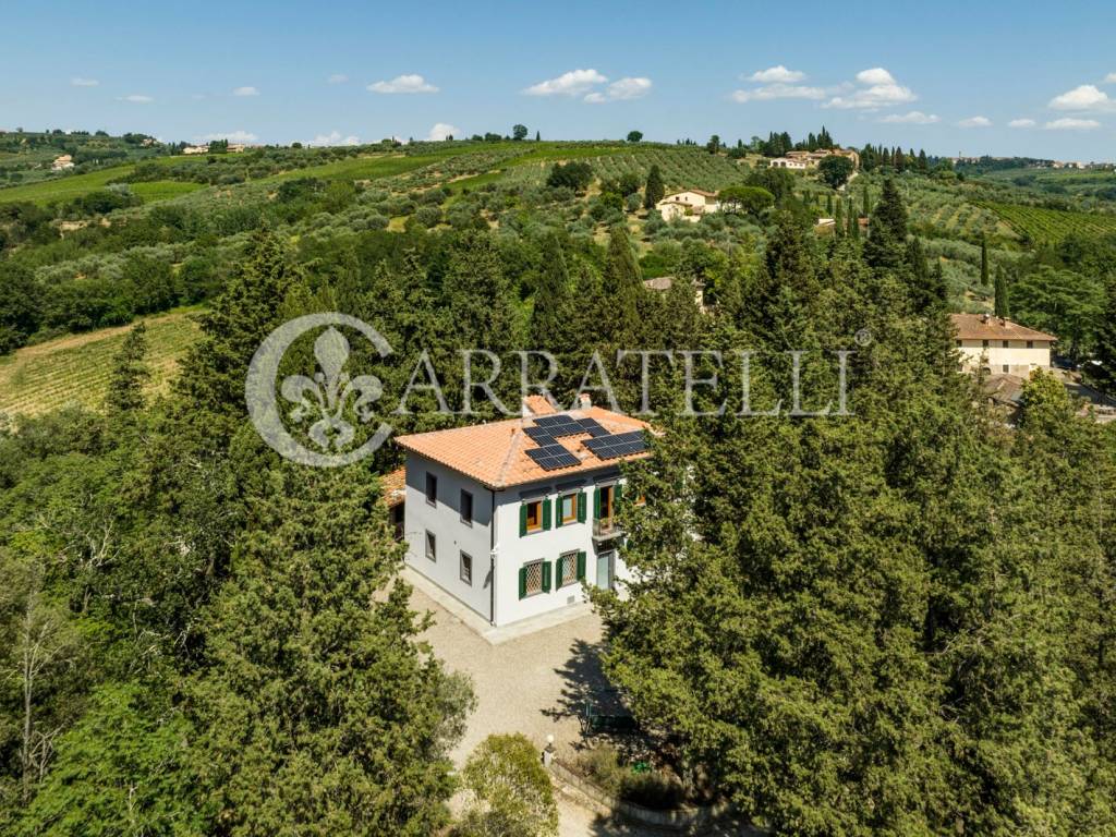 Azienda agricola con terreno e piscina nel Chianti