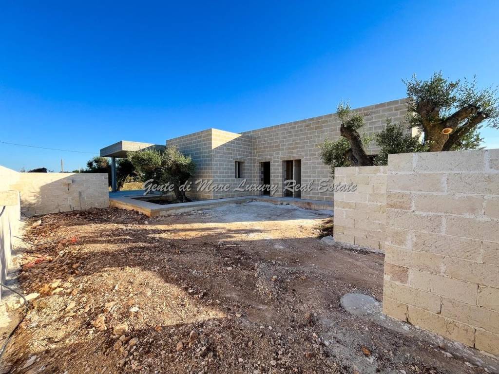 New villa for sale