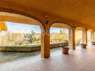 Prestigiosa villa con piscina vicina ad Arezzo