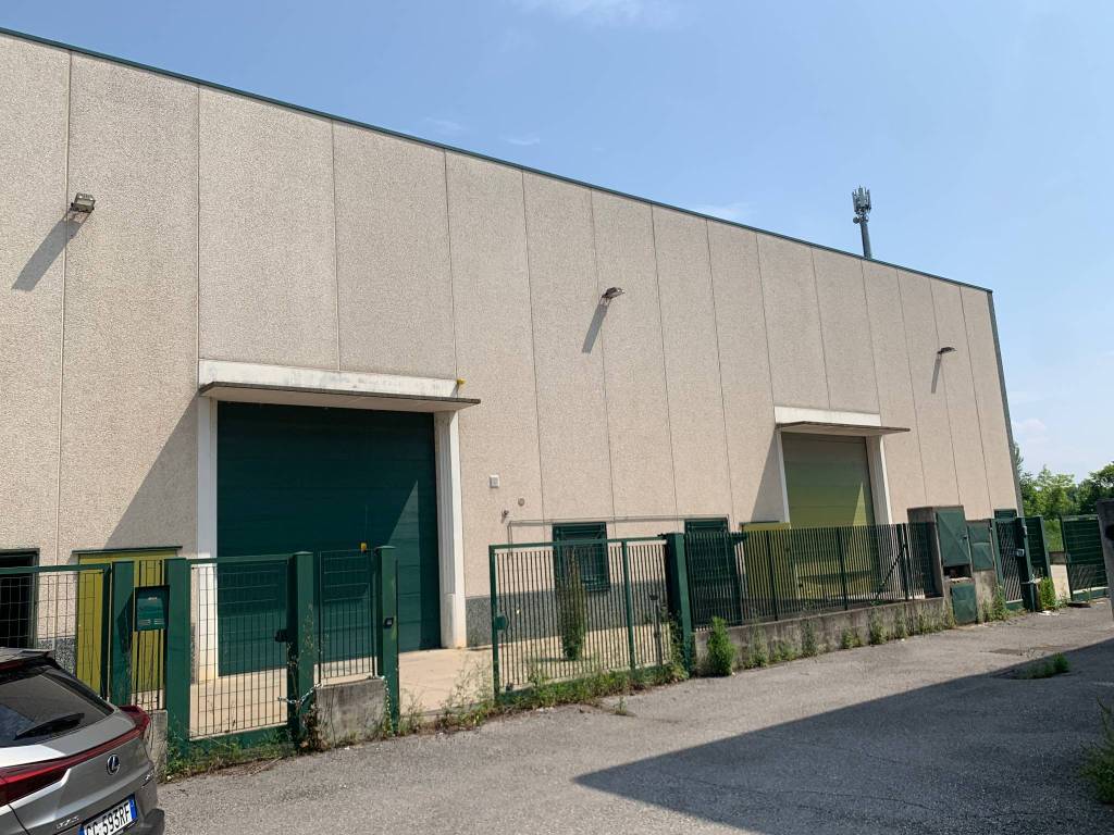 Capannone via dell'industria 71, bariano