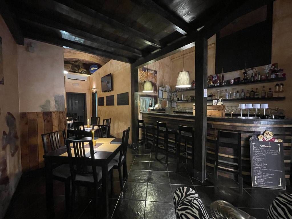 Attività commerciale via annunziata 56, centro storico, terracina