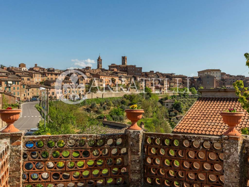 Città della Pieve storica villa con giardino