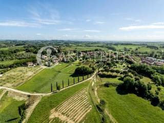 Casale in Mattoni a Siena con Piscina e Terreno, T