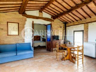 Casale in Mattoni a Siena con Piscina e Terreno, T