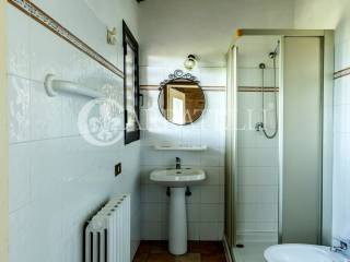 Casale in Mattoni a Siena con Piscina e Terreno, T