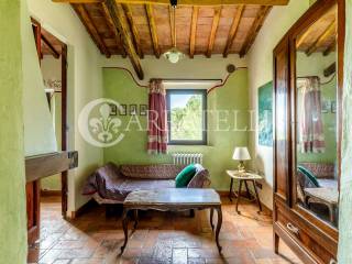 Casale in Mattoni a Siena con Piscina e Terreno, T