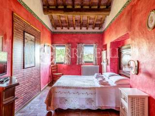 Casale in Mattoni a Siena con Piscina e Terreno, T