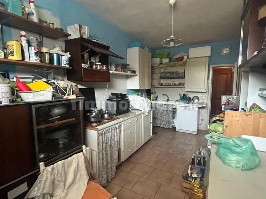 GARAGE USATO COME CUCINA