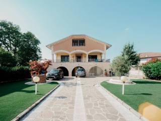 ESTERNO