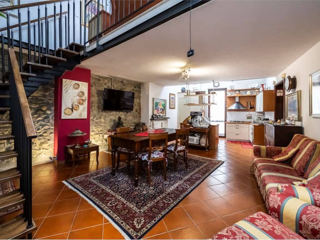 Loft, ottimo stato, primo piano, centro, azzate