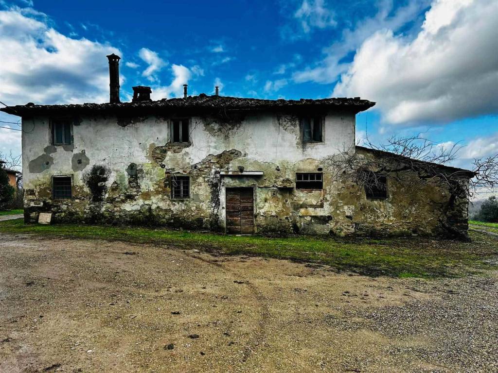 Casa colonica, da ristrutturare, 400 m², reggello