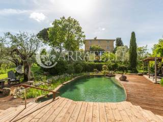 Casale con piscina e terreno a Montepulciano