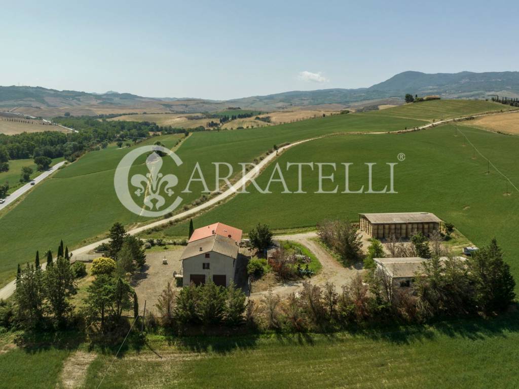 Casale con annessi in Valdorcia