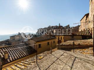 Terratetto da ristrutturare in centro a Montepulci