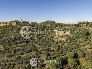 Casale panoramico con annessi a Trequanda