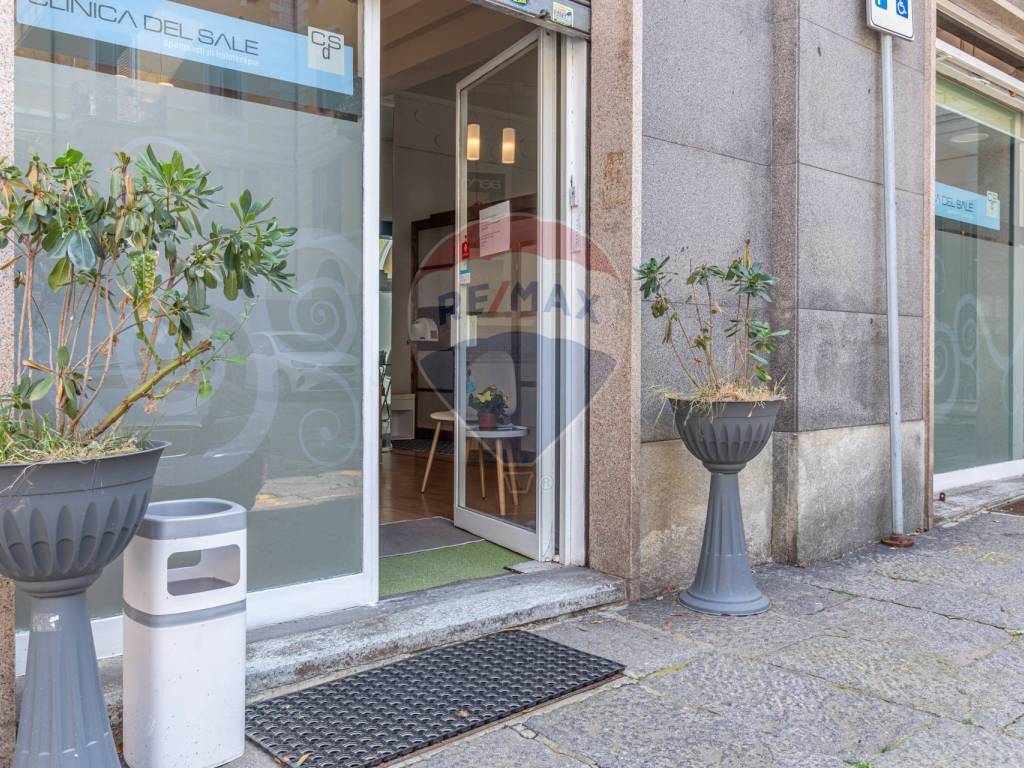 Locale commerciale piazza fiume 1, centro storico, biella