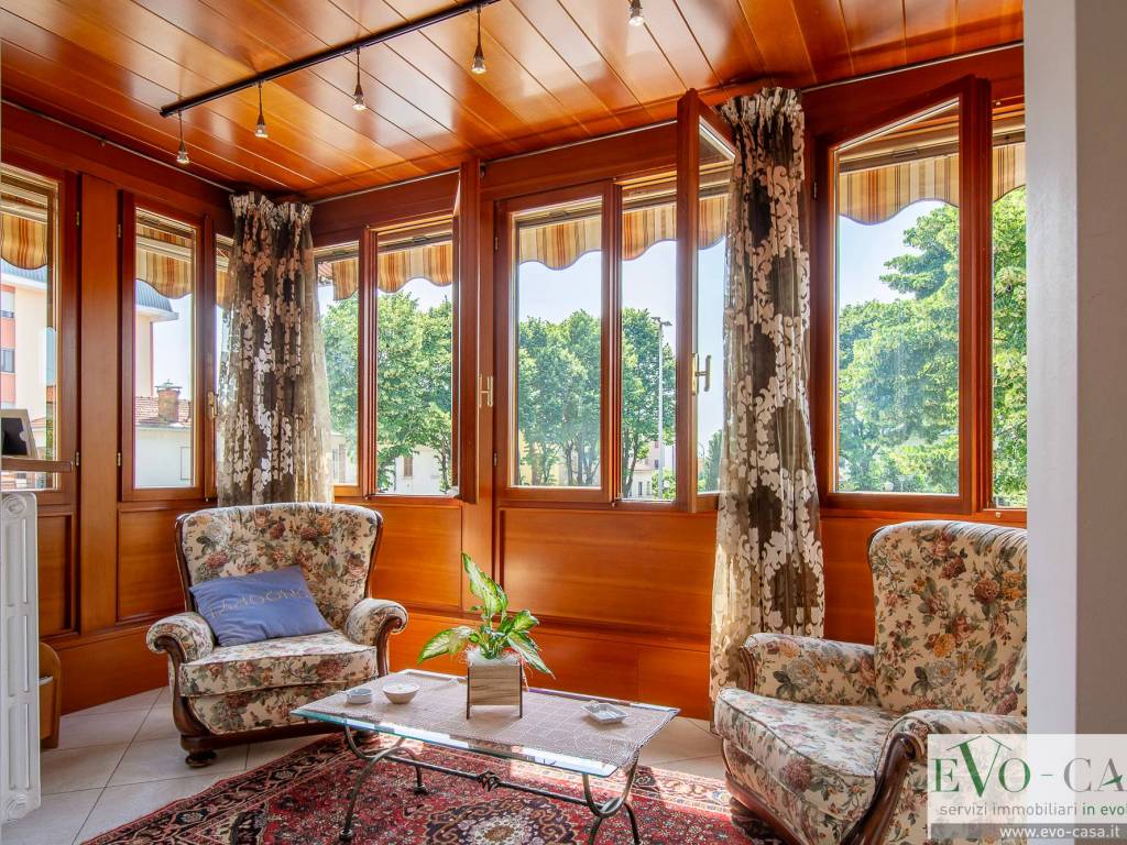 Camera da letto con veranda