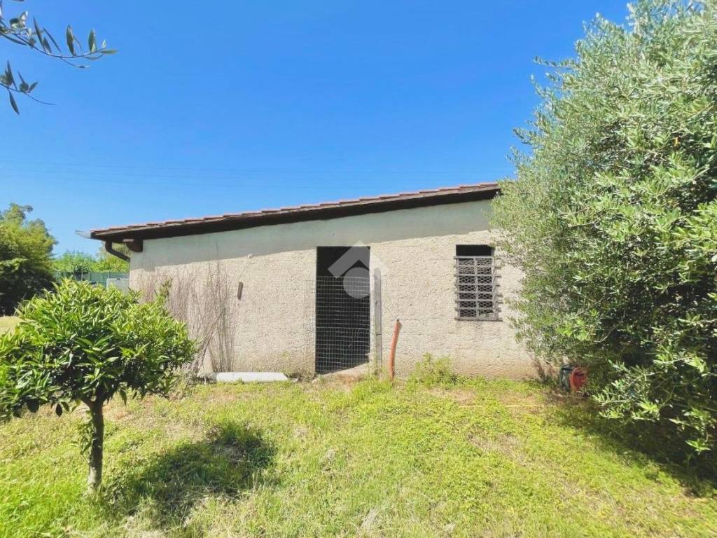 Garage - box via pantani da basso, terracina