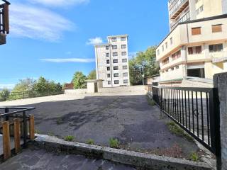 parcheggio aperto condominiale