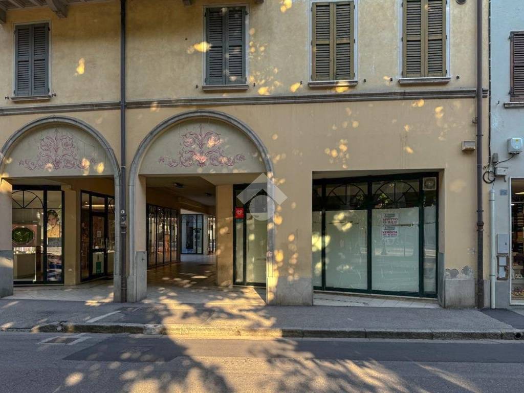 Locale commerciale via giuseppe mazzini 6, centro, manerbio
