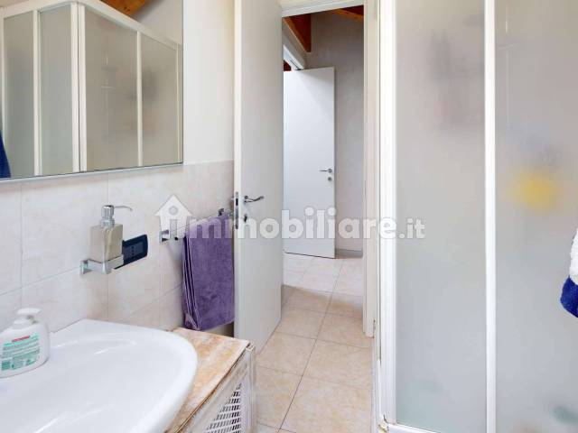 md1973-bathroom 1