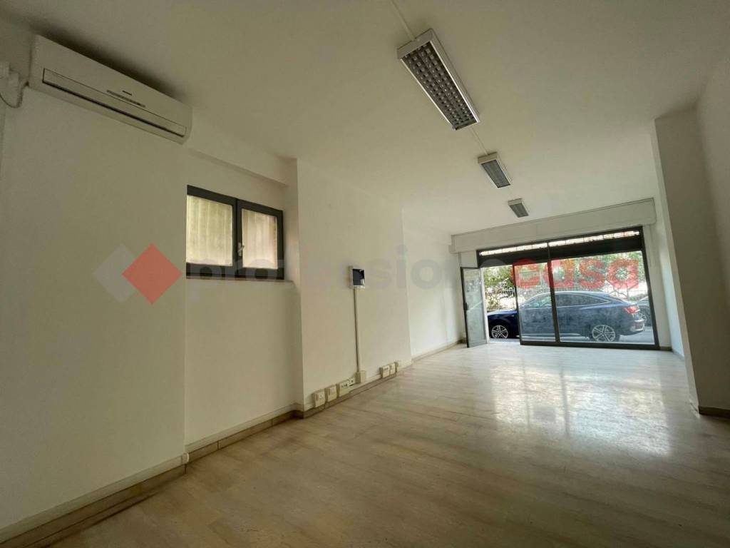 Locale commerciale via bottasso, 5, terracina