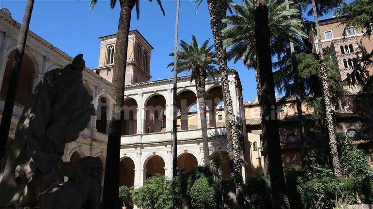 Palazzo - Edificio in vendita a Roma