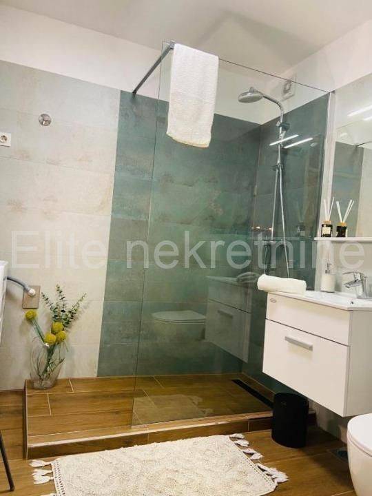 Flat in a building, Rent, Rijeka, Zapad