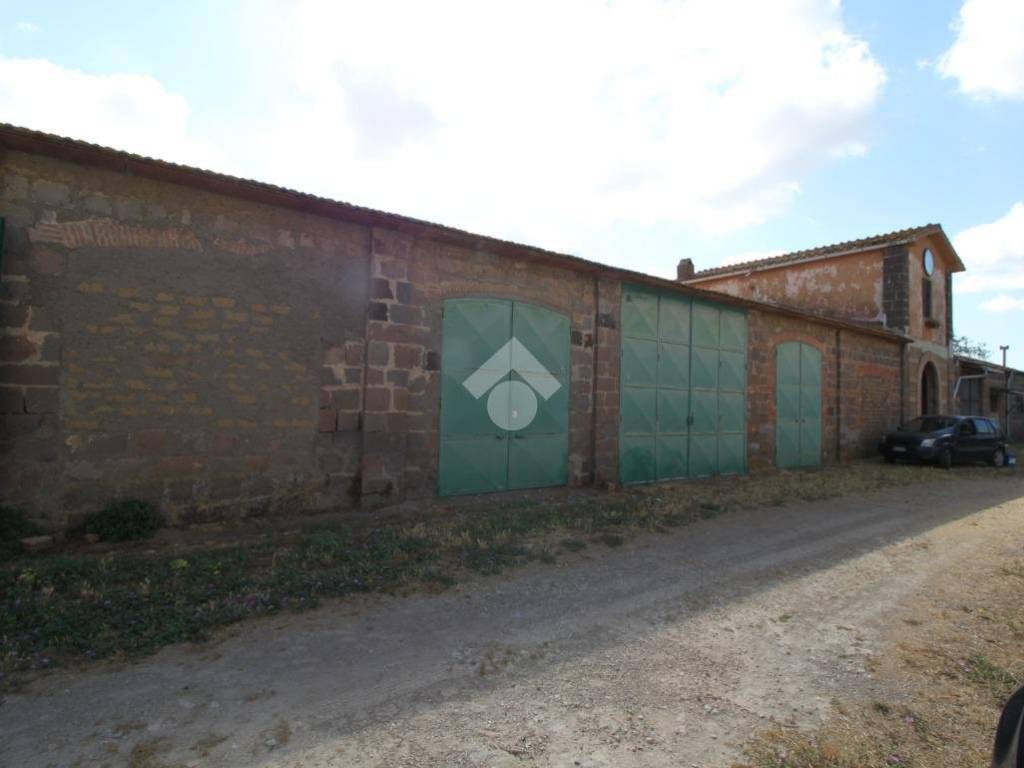 Garage - box località montebello, tuscania