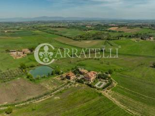 Agriturismo con piscina a Torrita di Siena