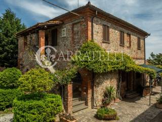 Agriturismo con piscina a Torrita di Siena