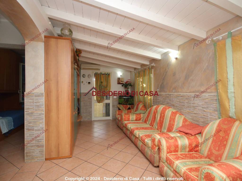Villa plurifamiliare contrada salinelle, lascari