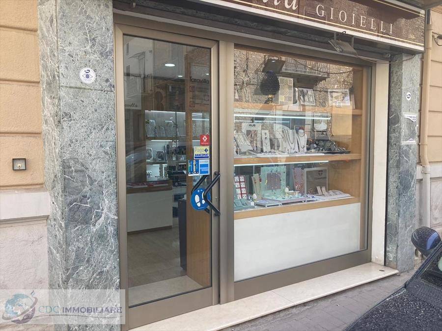 Attività commerciale corso giulio sartorio 95 lercara friddi, lercara friddi