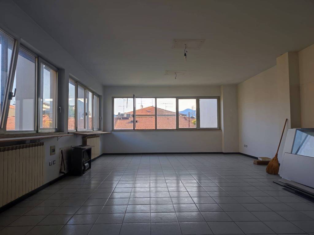 Ufficio - studio via adriano zarini, zarini - valentini, prato