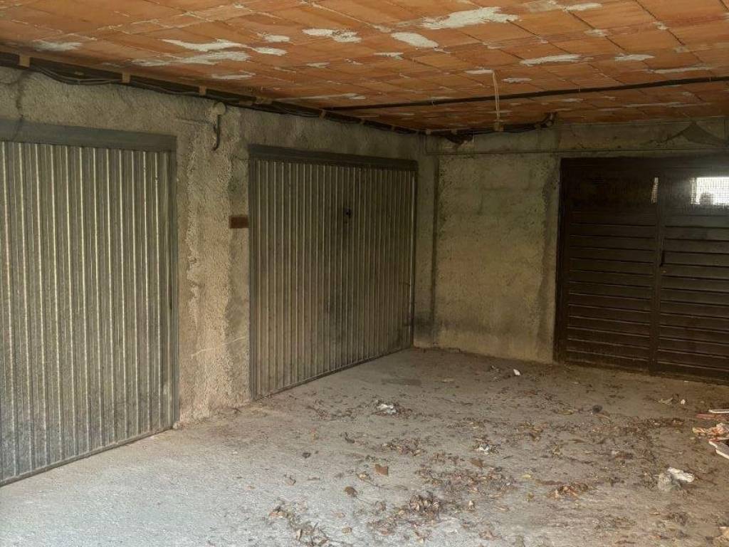 Garage - box via antonio pigafetta, bolsena