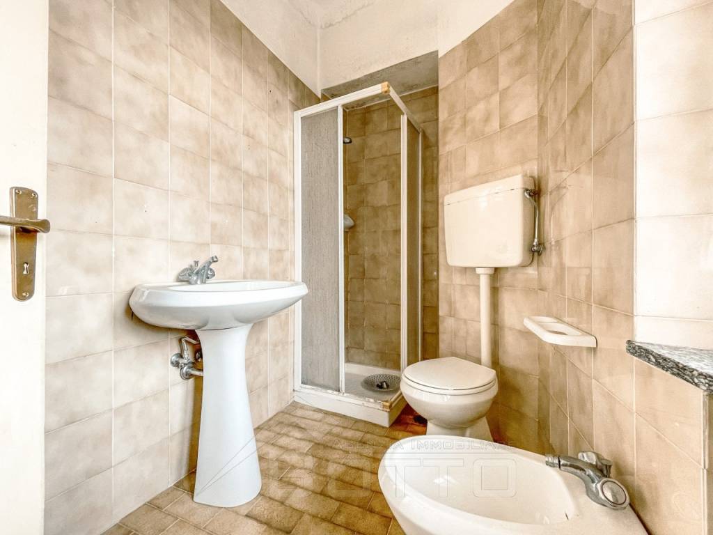 palazzina vendita crusinallo bagno4 wmk 0