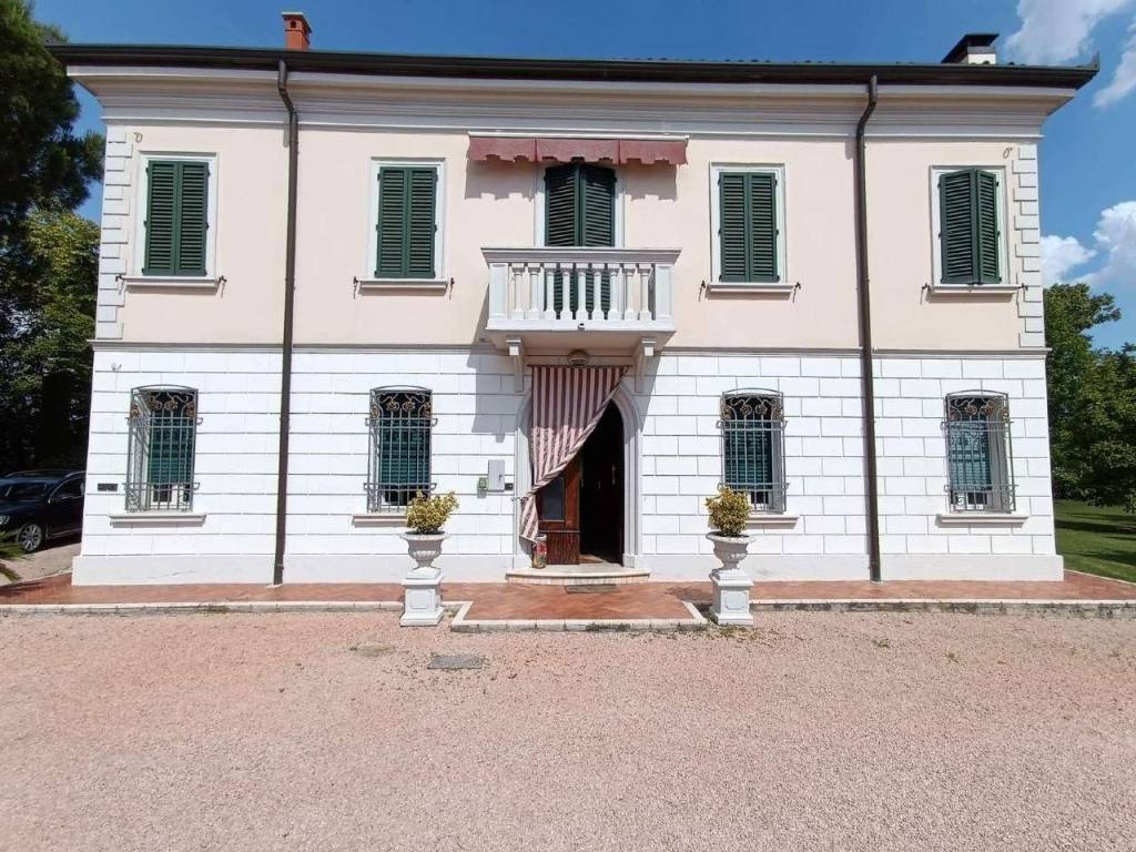 Villa unifamiliare via ravenna, aeroporto, ferrara