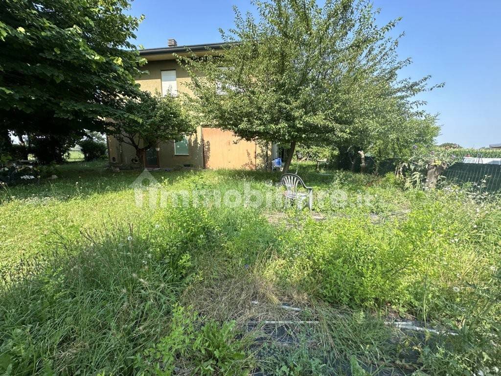 vendita-villa-unifamiliare-in-via-trieste-mira-buono-stato-posto-auto