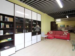 MAGAZZINO ATTUALMENTE SHOW ROOM DI MOBILI