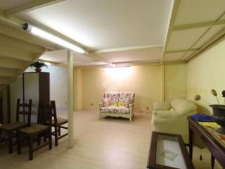 MAGAZZINO ATTUALMENTE SHOW ROOM DI MOBILI