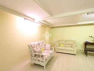 MAGAZZINO ATTUALMENTE SHOW ROOM DI MOBILI