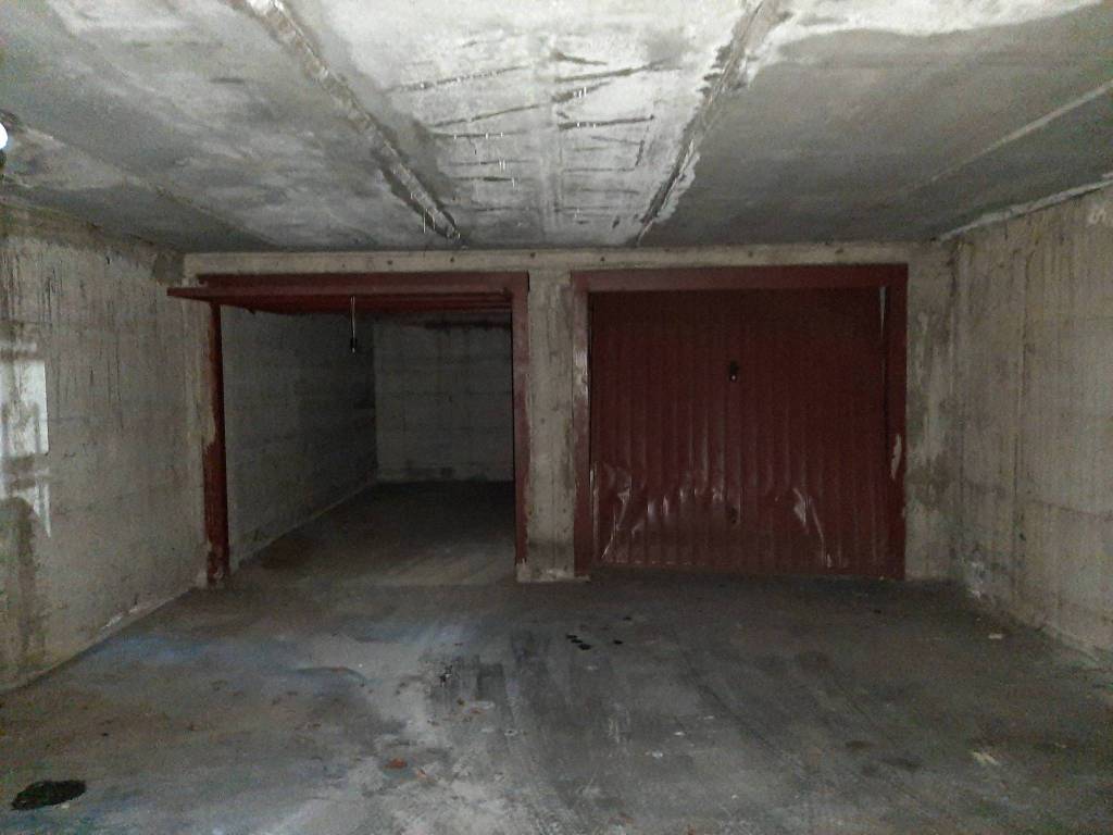 Garage - box via guglielmo marconi, barlassina