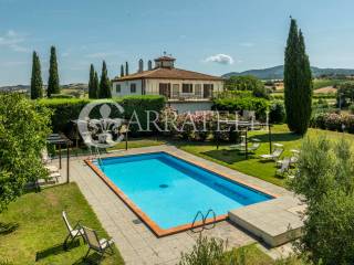 Scansano Villa d'epoca con piscina e 6 ha terreno